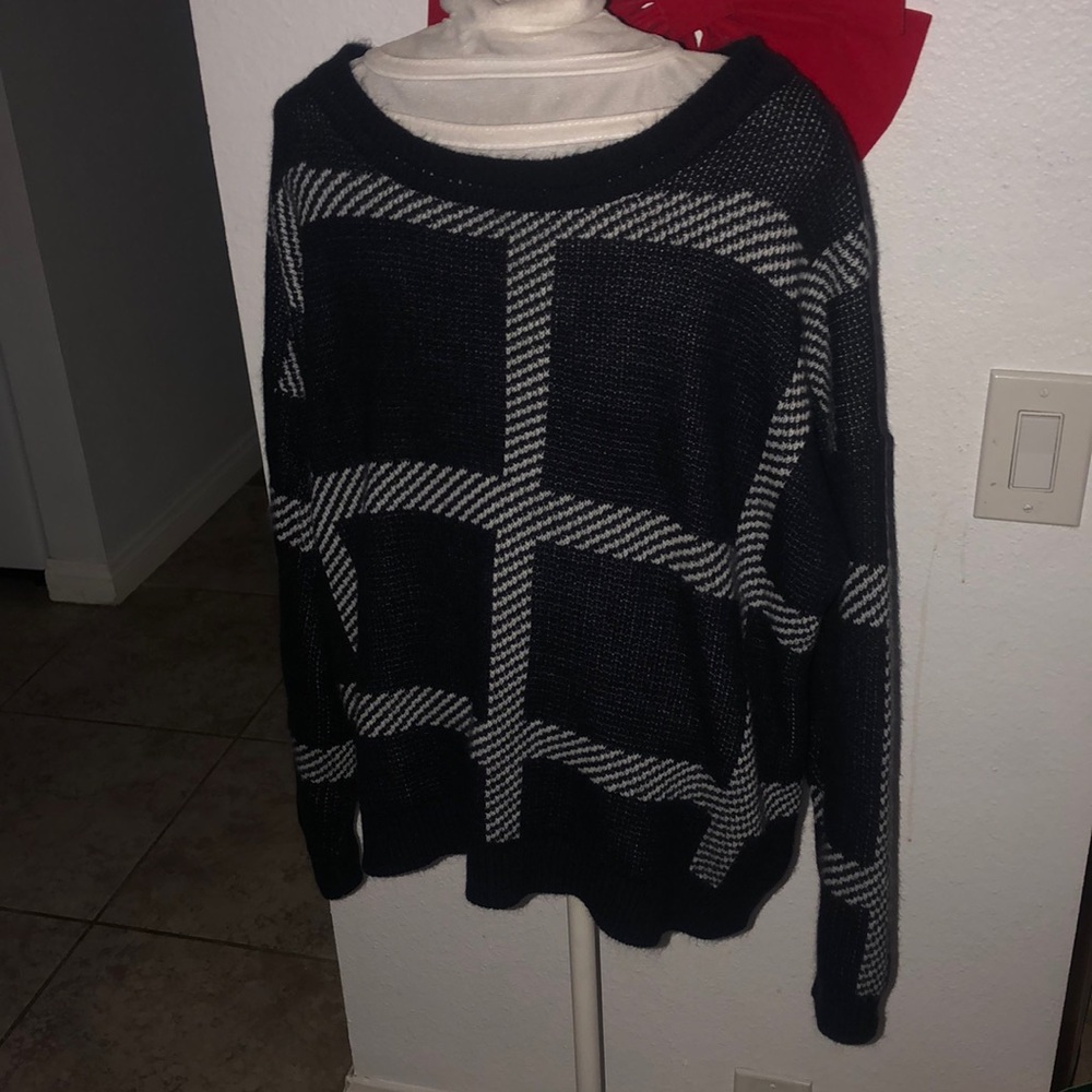 Shein Black and White Sweater - medium